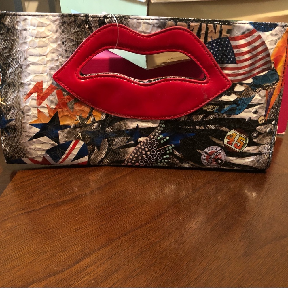 Clutch purse
